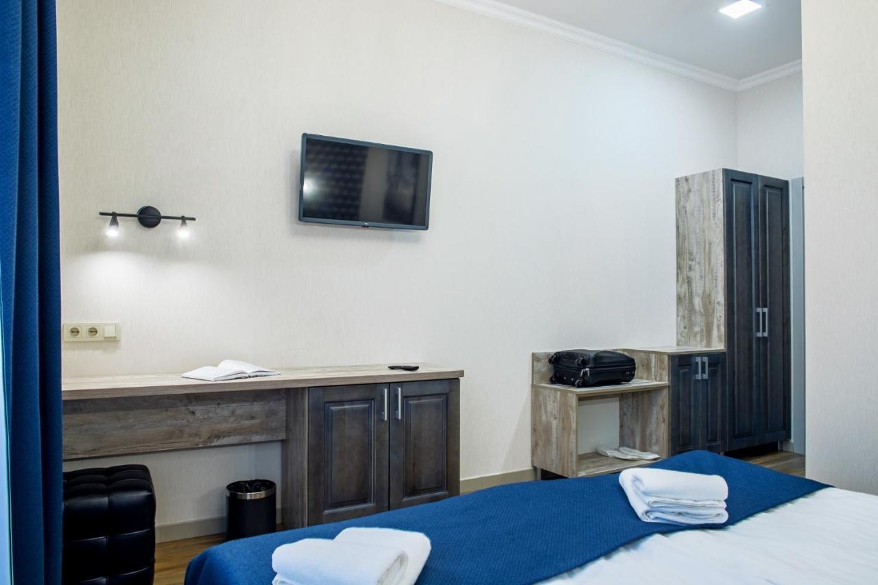 Mini Hotel Barvy Lvova On Horodotska St. Esterno foto
