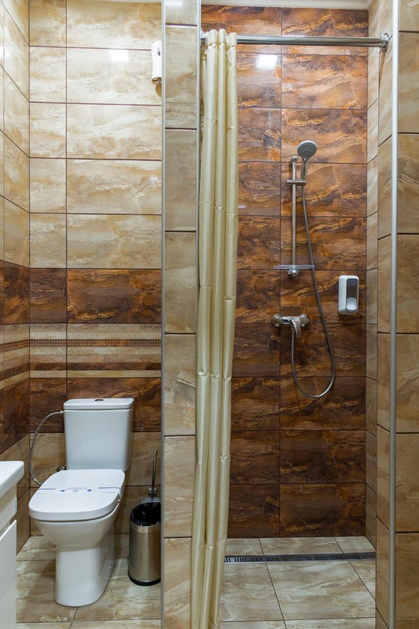 Mini Hotel Barvy Lvova On Horodotska St. Esterno foto