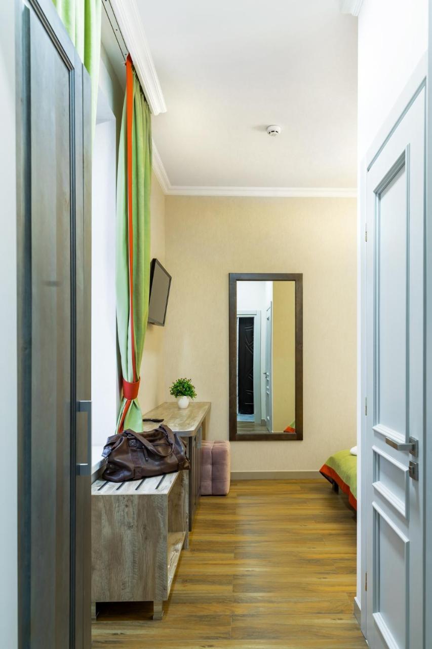 Mini Hotel Barvy Lvova On Horodotska St. Esterno foto